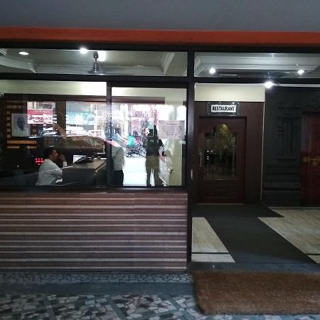 Hotel Rukmini Alwaye エクステリア 写真