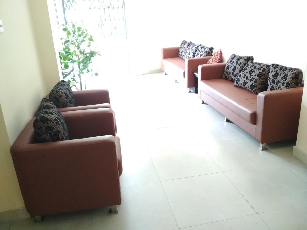 Hotel Rukmini Alwaye エクステリア 写真