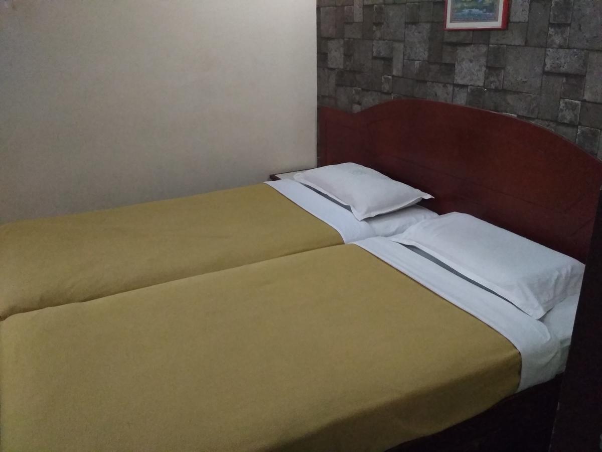 Hotel Rukmini Alwaye エクステリア 写真