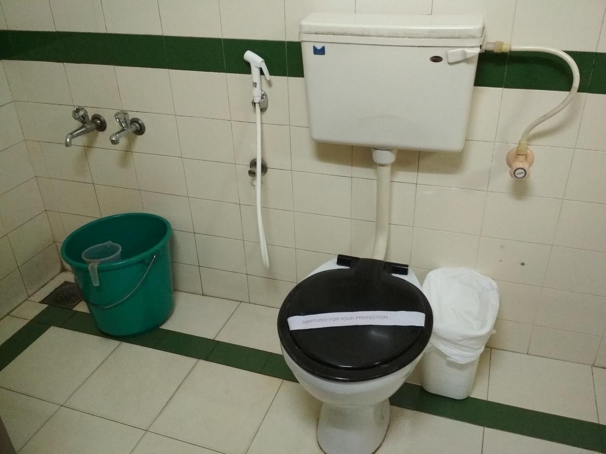 Hotel Rukmini Alwaye エクステリア 写真