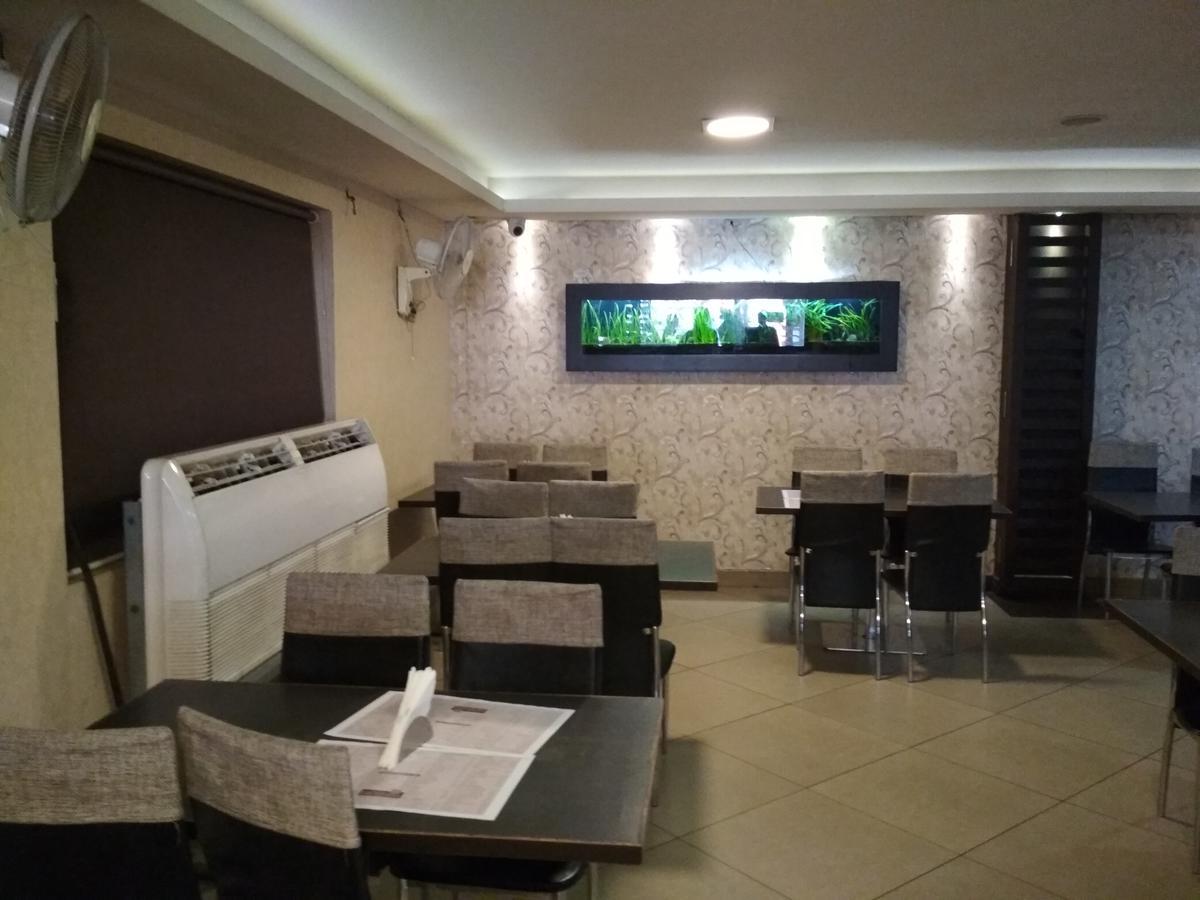 Hotel Rukmini Alwaye エクステリア 写真